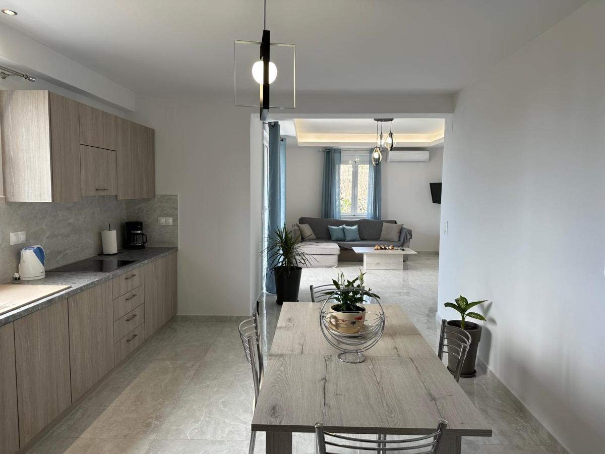 Angel Homes Плакіас Екстер'єр фото